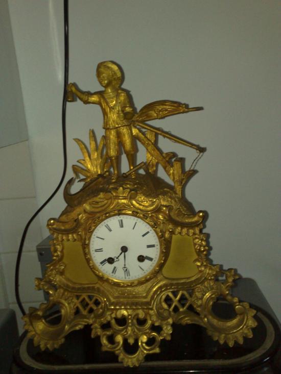 PENDULE EN BRONZE
