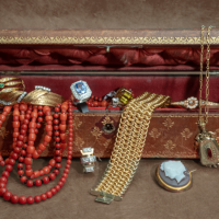 Brocanteur Antiquaire Yvelines Lucas Achète vos bijoux anciens 06.21.81.73.04